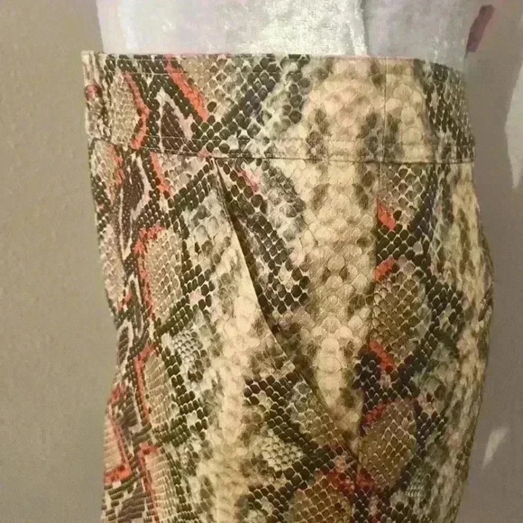 MARIE OLIVER snake print mini skirt size 4 - Picture 4 of 9